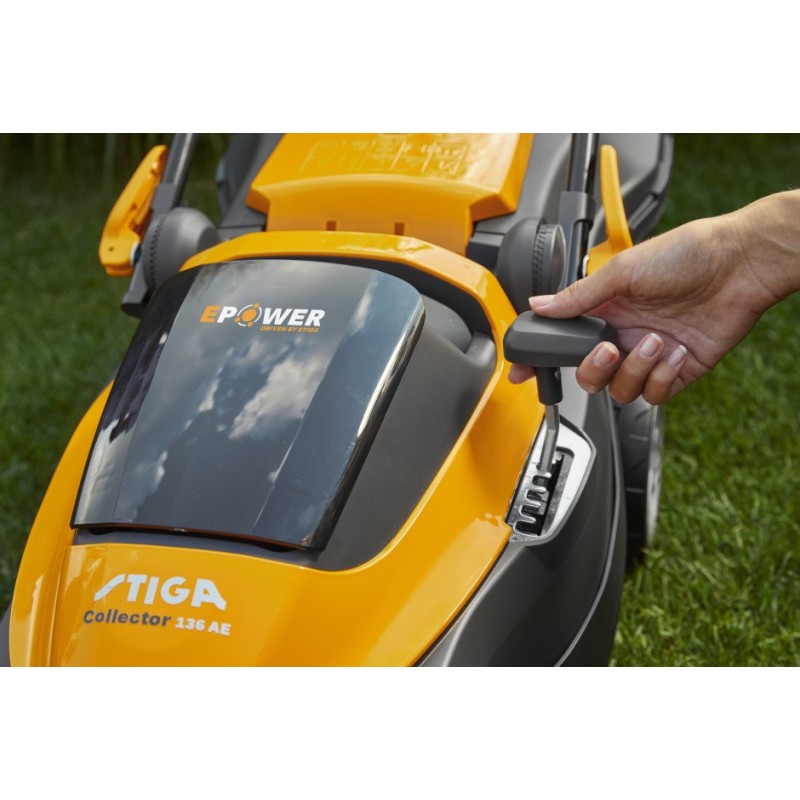 Collector 136e KIT Tondeuse sur batterie STIGA 