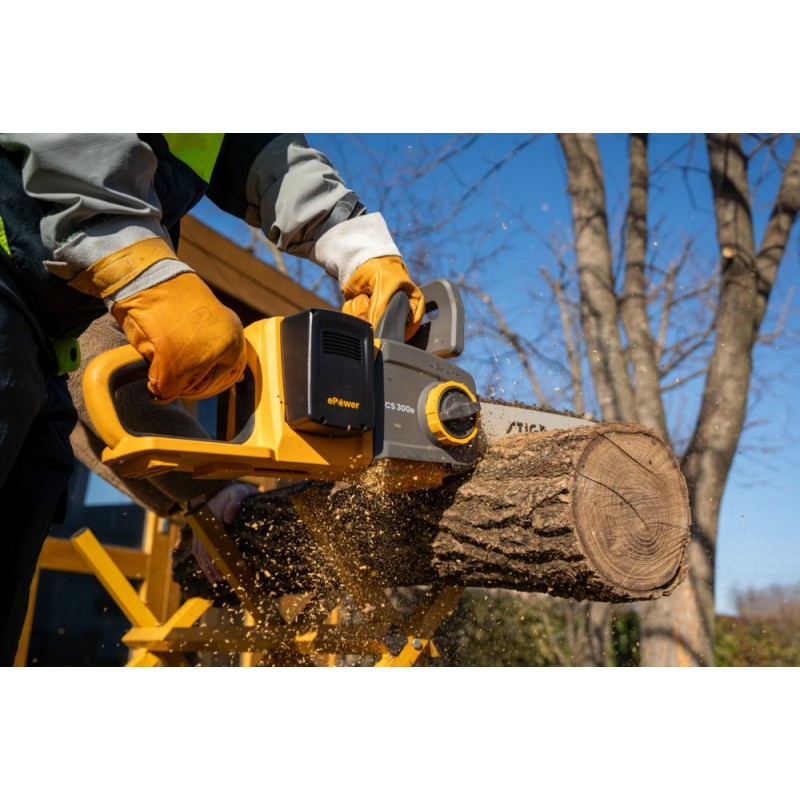 CS 300e  -Battery-powered chainsaw