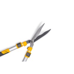 Cisaille à haies télescopique STIGA – coupe nette jusqu’à 2,5 m