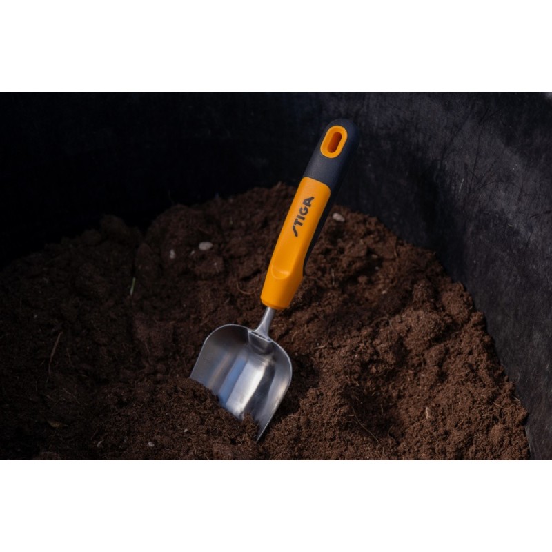 Truelle STIGA – acier inoxydable – poignée ergonomique – forme arrondie